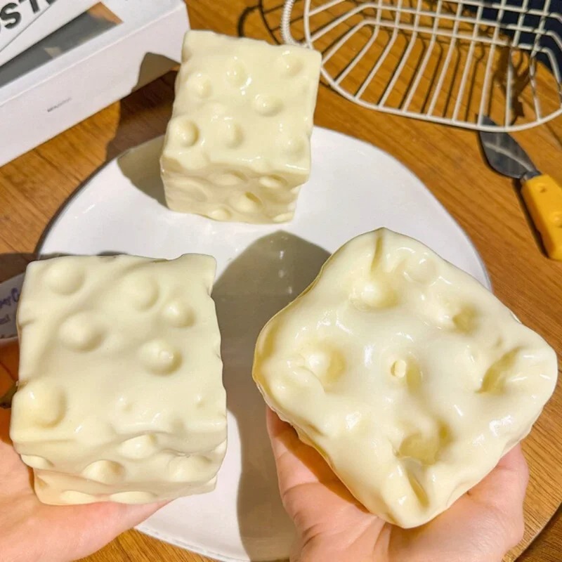 Taba Squishy Cheese Cube, Pall - Party Games Spy recensione e prezzo