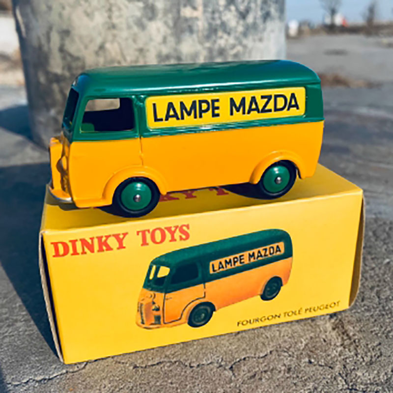 Scala 1:64 Dinky Toys Lega 25B - Party Games Bus recensione e prezzo