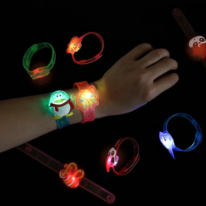 1 pz orologio regolabile lumin - Party Games Easter For Kids recensione e prezzo